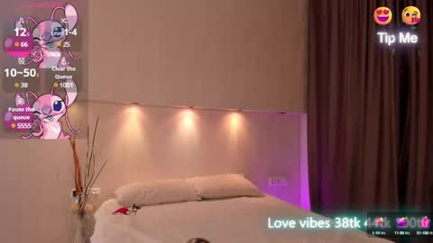 Snapshot of tracy_tay1or chatting on February 19, 12:03 am Tracy GMT2 Mon 3 AM - 4 PM Tue 3 AM - 4 PM Wed 3 AM - 4 PM Thur 3 AM - 4 PM Fri 3 AM - 4 PM online show from February 19, 12:03 am