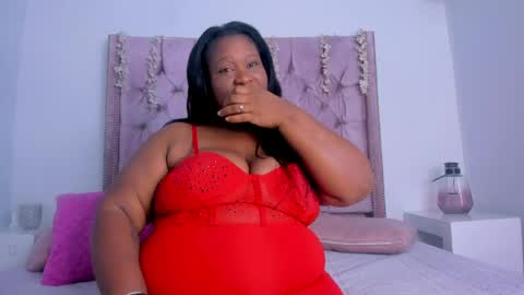 Treisy Vixen big ass online show from April 28, 2:49 am