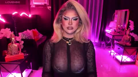 Jade online show from October 26, 9:49 am