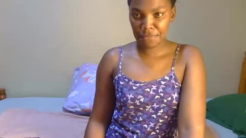 trina_z online show from June 15, 5:07 am