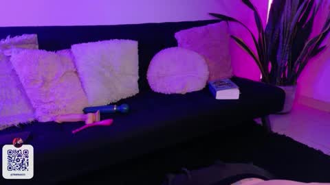 Val martinez  online show from March 16, 1:19 am