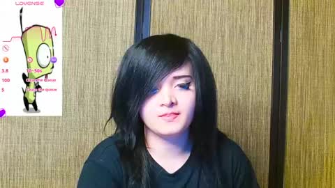 trixiedoescamcam online show from March 8, 1:15 am