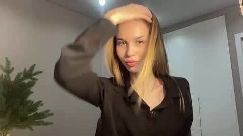 tryme_muse online show from January 10, 5:17 pm