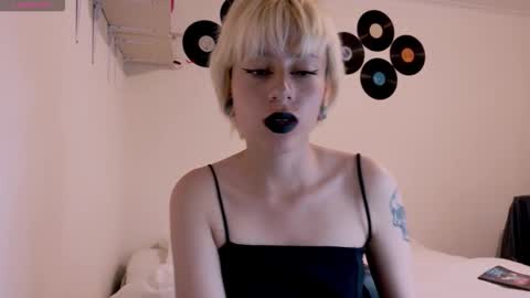 Cait online show from November 15, 3:29 am