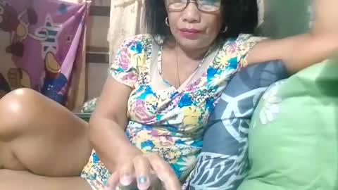 Mae online show from April 16, 9:36 pm