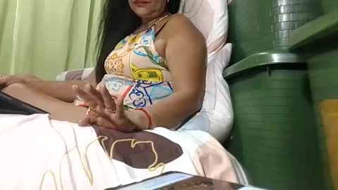 Mae online show from November 13, 11:15 pm