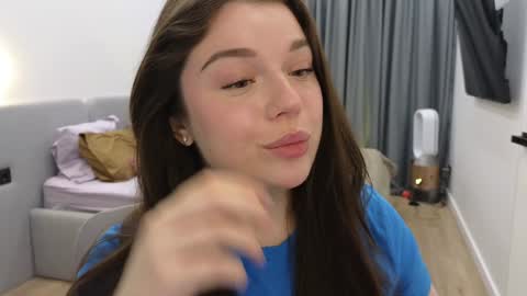 Snapshot of tutti_frutti_ chatting on February 5, 8:57 pm Ariana online show from February 5, 8:57 pm