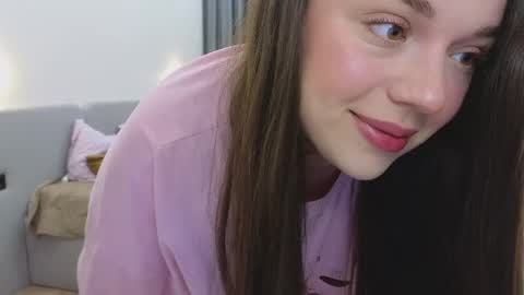 Snapshot of tutti_frutti_ chatting on February 9, 8:24 pm Ariana online show from February 9, 8:24 pm