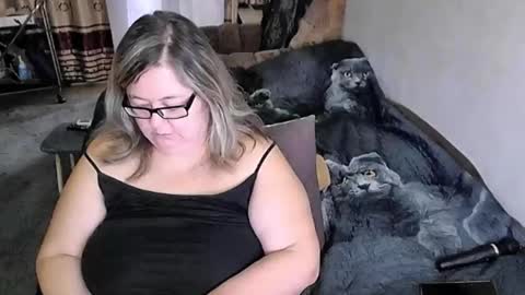 Lana online show from October 31, 6:15 am