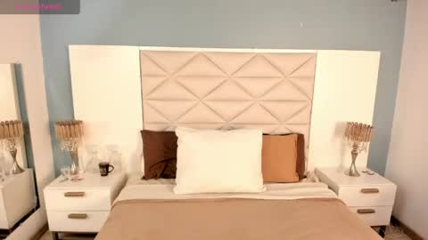 Twiggy online show from April 20, 8:45 pm