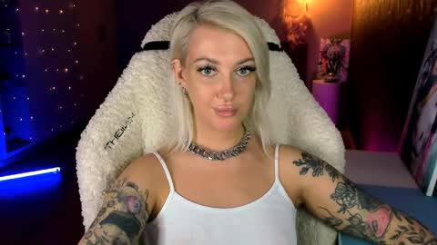 Miley online show from March 27, 1:23 pm