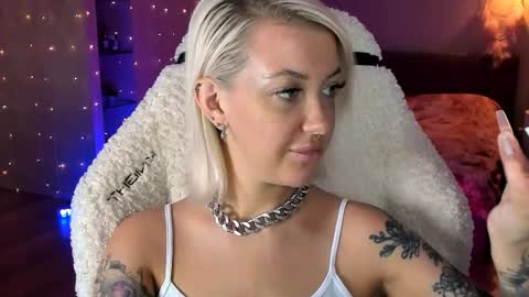 Miley online show from October 18, 11:24 am