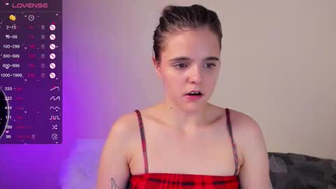 Ema online show from October 18, 7:59 pm