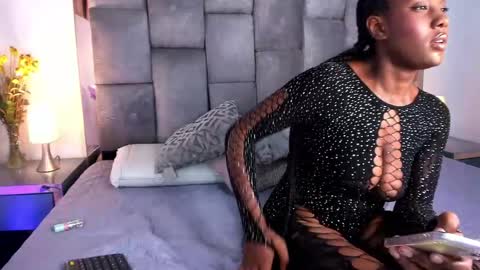 TYRA   online show from May 1, 1:58 pm