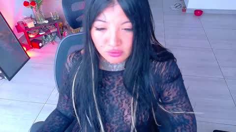 Franchesca  online show from November 24, 7:05 pm