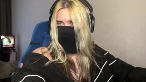 unaxyling online show from February 23, 12:00 am