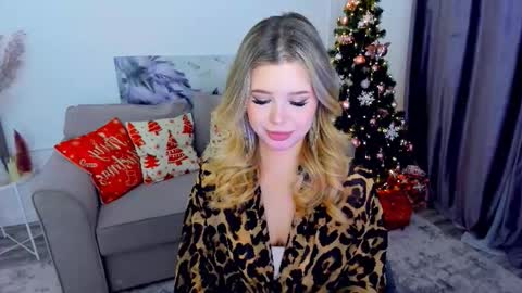 Alice online show from December 14, 8:03 pm