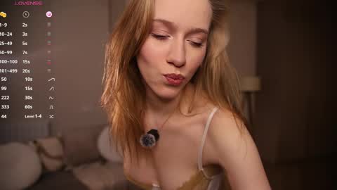 UnnaBella online show from April 18, 7:07 pm