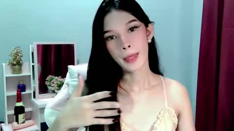 ur_asianbabexxx online show from December 19, 11:35 am