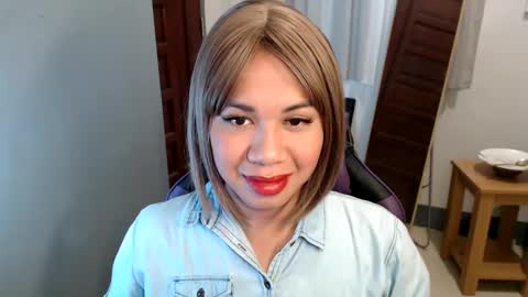 Snapshot of ur_cutiesthotasianxx chatting on January 23, 3:26 am Vee online show from January 23, 3:26 am