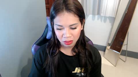 Snapshot of ur_cutiesthotasianxx chatting on January 11, 2:52 am Vee online show from January 11, 2:52 am