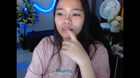 Snapshot of urasian_bella23 chatting on December 4, 1:14 am urasian_bella23 online show from December 4, 1:14 am