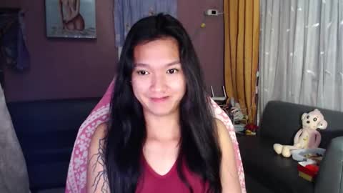 NEWRA  ALLISON online show from November 25, 7:36 pm