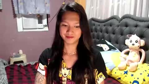 NEWRA  ALLISON online show from April 14, 2:22 am