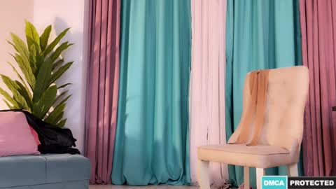 Snapshot of urgoddessjenny chatting on February 27, 5:58 pm Jenny online show from February 27, 5:58 pm