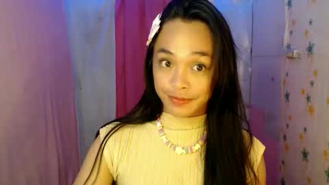 TYRA online show from April 19, 9:28 pm