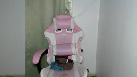 ursweet_zeviixx online show from November 22, 11:02 am