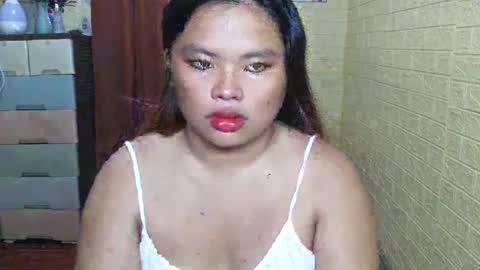 Snapshot of urwifematerial69_ chatting on February 2, 12:51 am Bella Miles Olivia online show from February 2, 12:51 am
