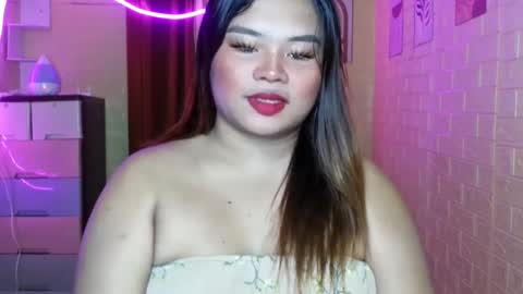 Snapshot of urwifematerial69_ chatting on January 23, 11:58 am Bella Miles Olivia online show from January 23, 11:58 am