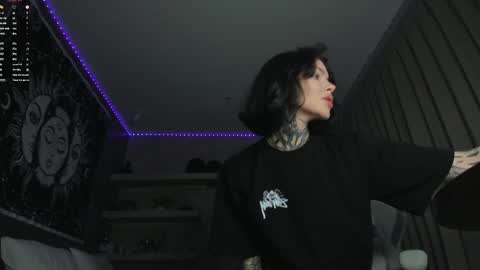 Eva online show from March 7, 7:21 pm