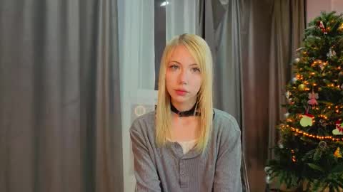 Chloe online show from February 16, 1:22 pm