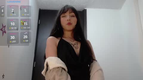 Snapshot of v1cky_ chatting on October 6, 11:20 pm v1cky_ online show from October 6, 11:20 pm