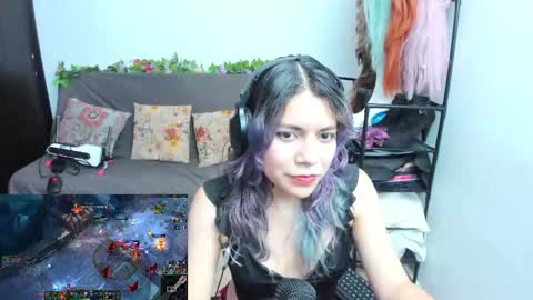 Vaiolet1314 online show from April 11, 4:07 am