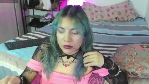 Vaiolet1314 online show from January 15, 9:37 am