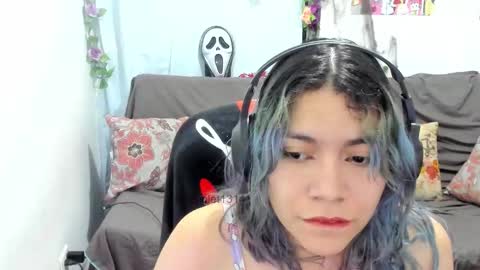 Vaiolet1314 online show from March 17, 5:00 am