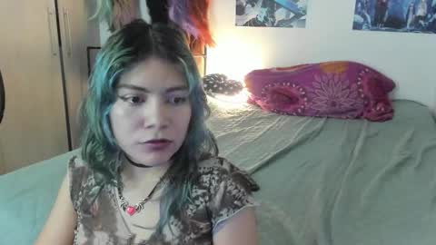 Vaiolet1314 online show from February 1, 4:55 am