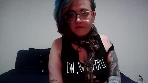 valarieak online show from May 5, 1:19 am