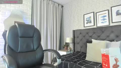 Valen online show from April 14, 11:54 am