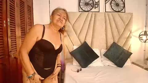 Snapshot of valentinadiazz1 chatting on March 5, 7:28 pm Ana online show from March 5, 7:28 pm