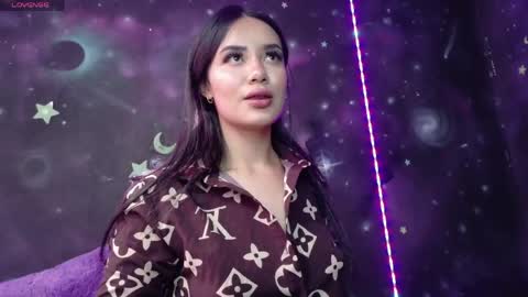 valentinarojass_ online show from April 18, 7:58 pm