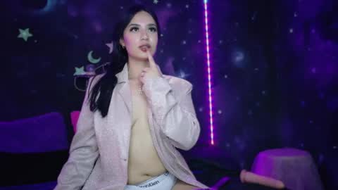 valentinarojass_ online show from April 16, 8:19 pm