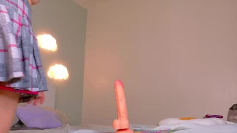 VALENTINA online show from April 19, 6:10 pm