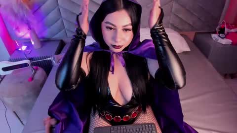 Mia  online show from October 17, 10:35 pm