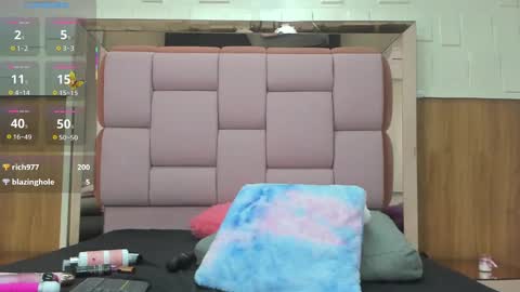 valeria__henao1 online show from October 28, 8:25 pm