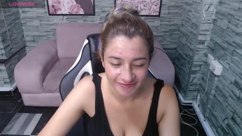 valerie_b online show from December 28, 12:35 pm