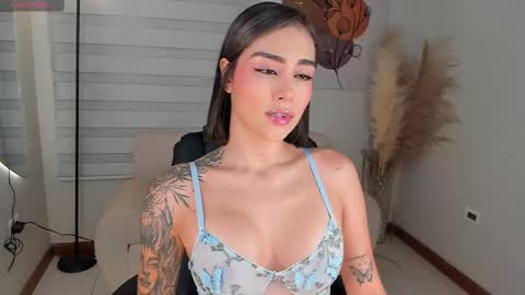 Snapshot of valerieaustin chatting on February 24, 3:31 am call me Val online show from February 24, 3:31 am